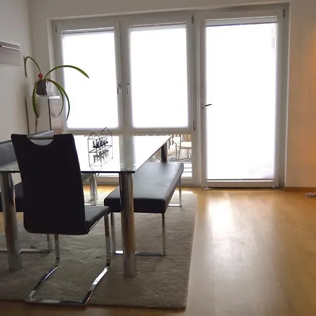 Yeti Lux - Central City Loft Apartment *